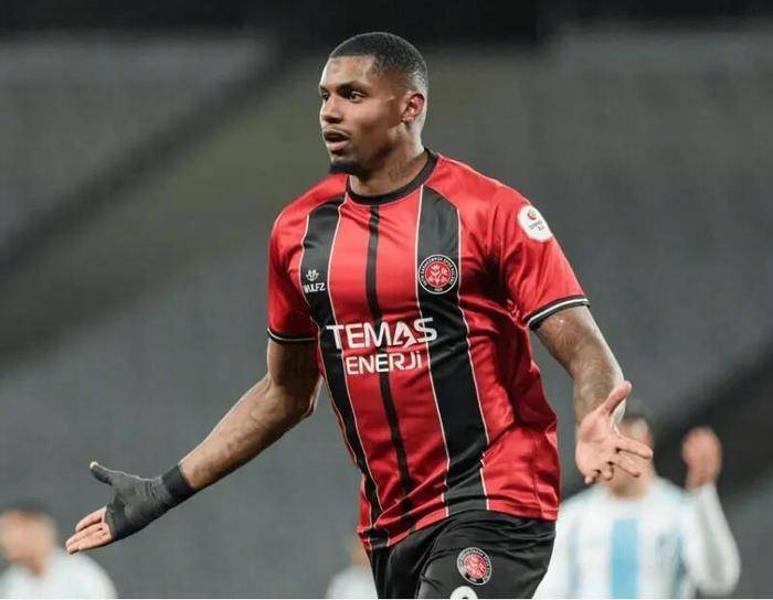 大的, 没没有拉开, 斯顿维拉期