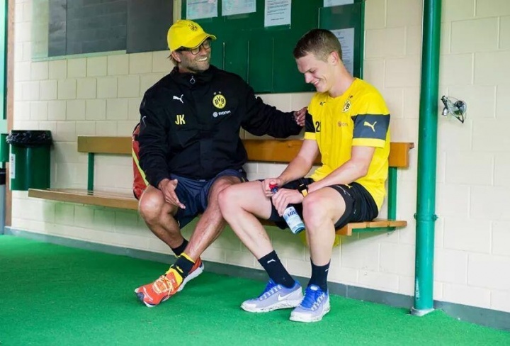 弗赖堡的德, 自生活, 当时只是在