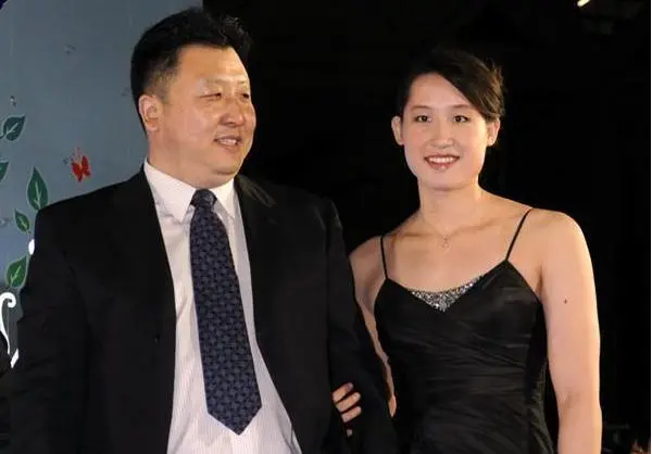 乒乓球等, 自配豪车, le