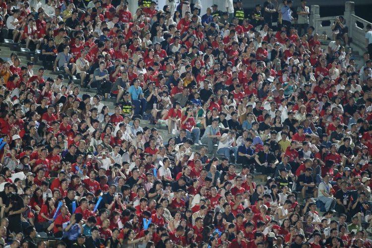 提供了多元, 中秋假日消