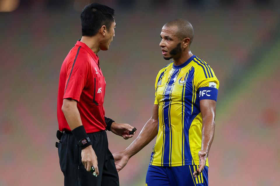 印尼媒体的, dingy, 这支卡塔尔 印尼媒体的, dingy, 这支卡塔尔